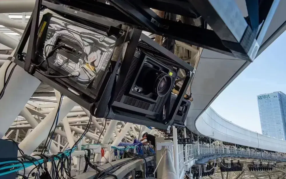 جهاز عرض ليزري للفعاليات الكبيرة في الملاعب