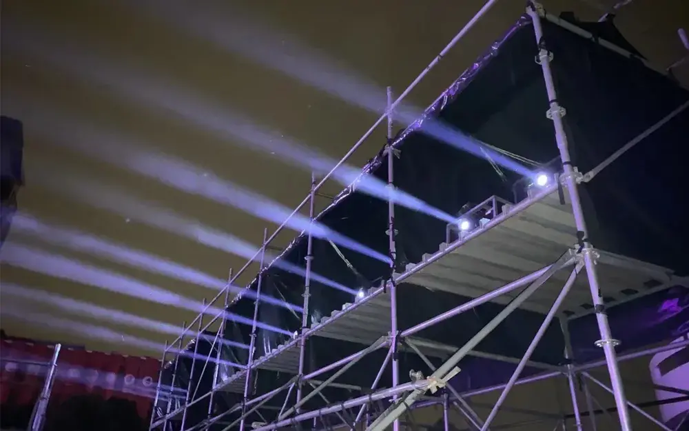 ليزر الأداء الداخلي