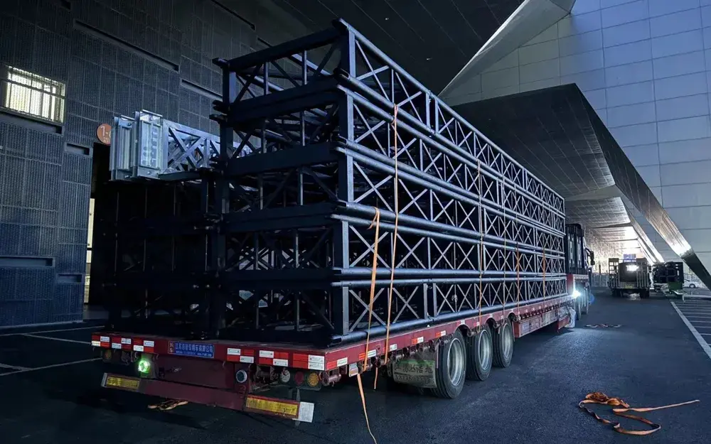 Transporte del equipo de escenario al emplazamiento