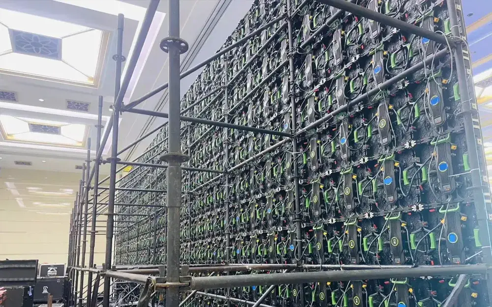 Pantalla LED HD para interior de obra