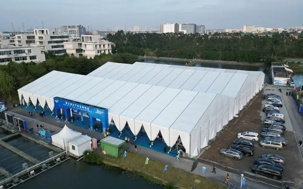 Actividades de congresos y exposiciones Alquiler y construcción de carpas